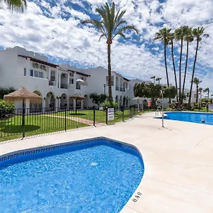 Apartamento Renovated On Beachside With Pool, Nerja